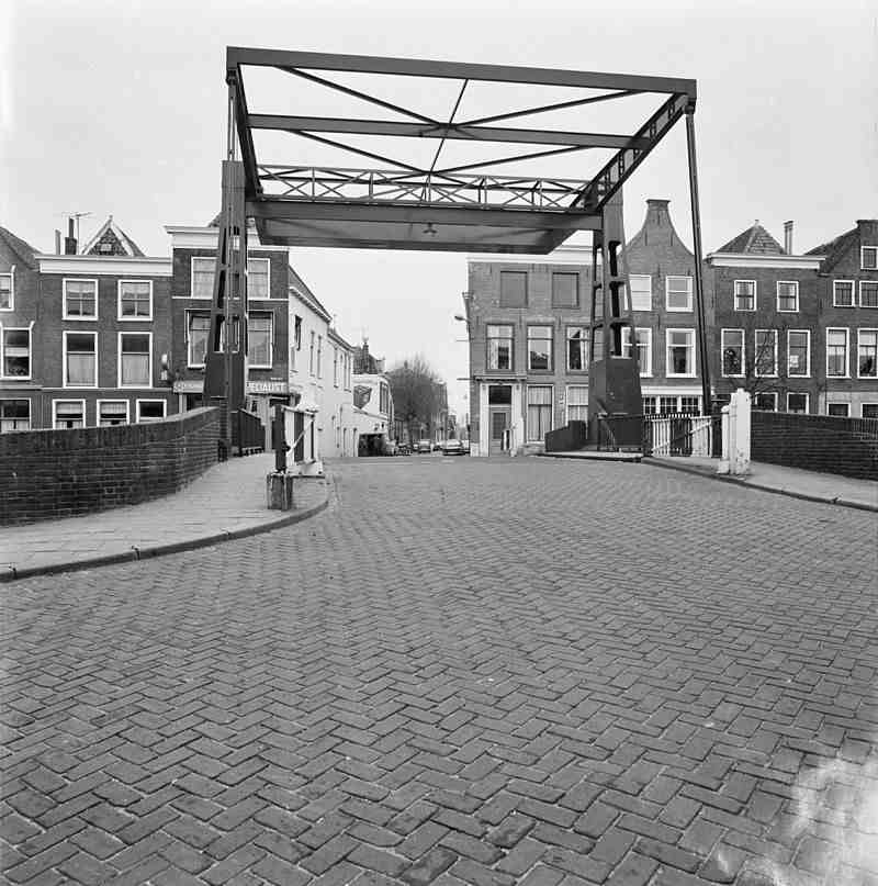 NieuweRijn 106 Leiden